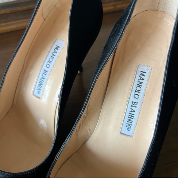 Vintage MANOLO BLAHNIK Dressy Black Satin Pumps Heels Size 37 / 6.5 US FLAW - Picture 5 of 16